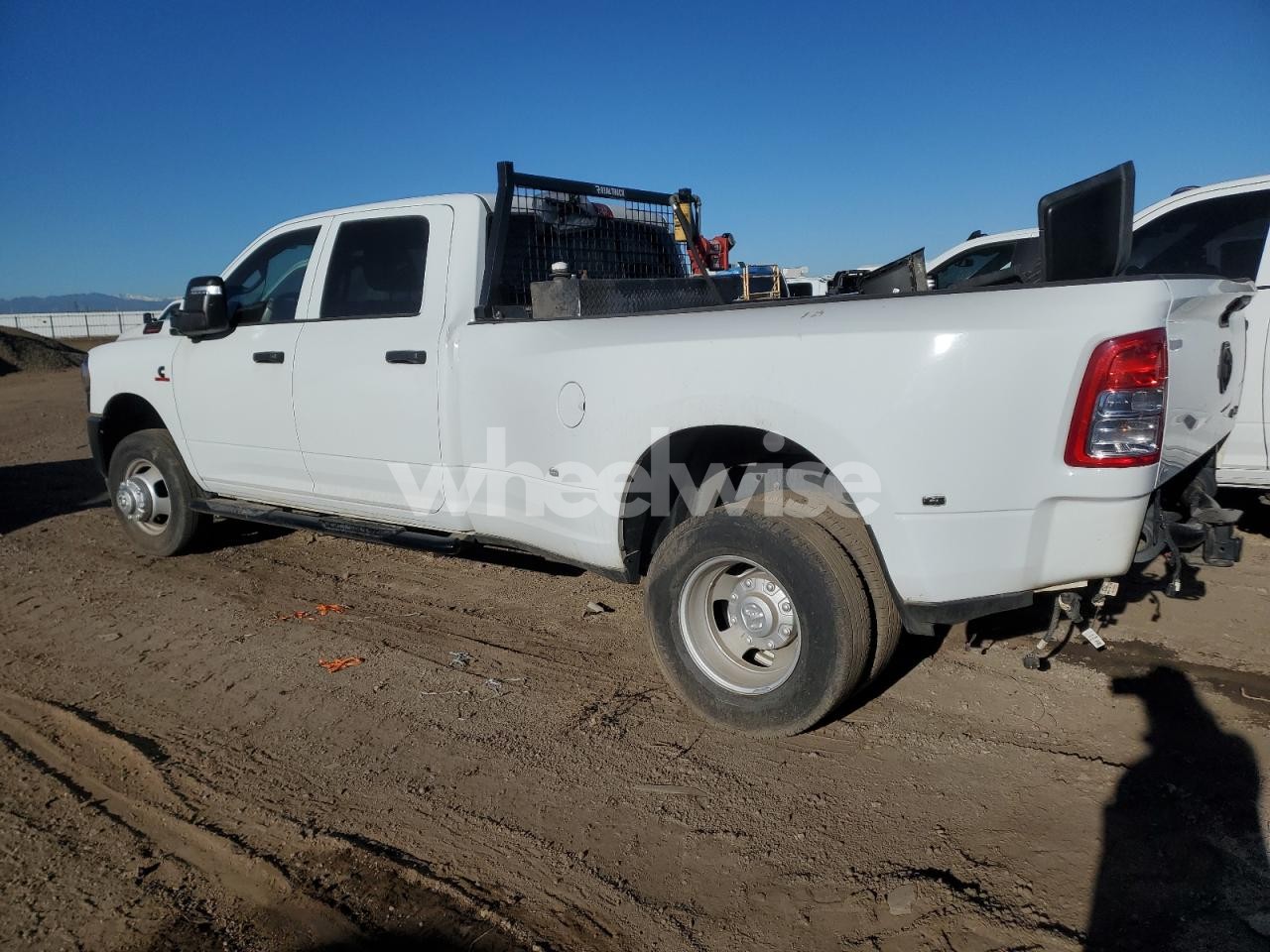 Photo 2 of 2024 RAM 3500 TRADESMAN (VIN 3C63RRGL9RG394069)