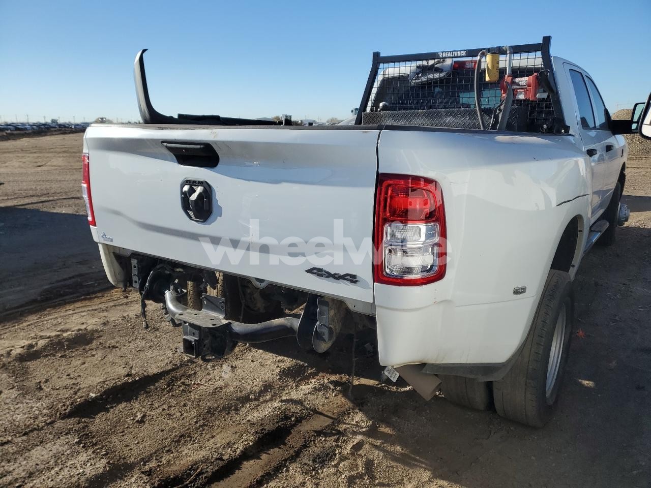 Photo 3 of 2024 RAM 3500 TRADESMAN (VIN 3C63RRGL9RG394069)