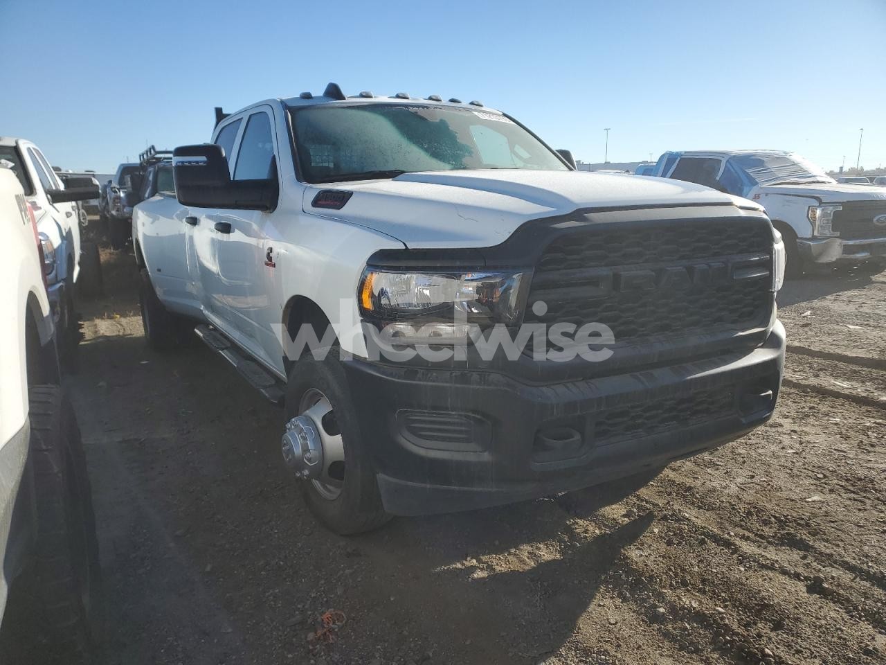Photo 4 of 2024 RAM 3500 TRADESMAN (VIN 3C63RRGL9RG394069)