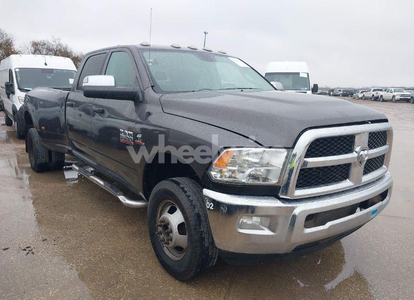 2018 Ram 3500 TRADESMAN (VIN 3C63RRGLXJG392674) main photo