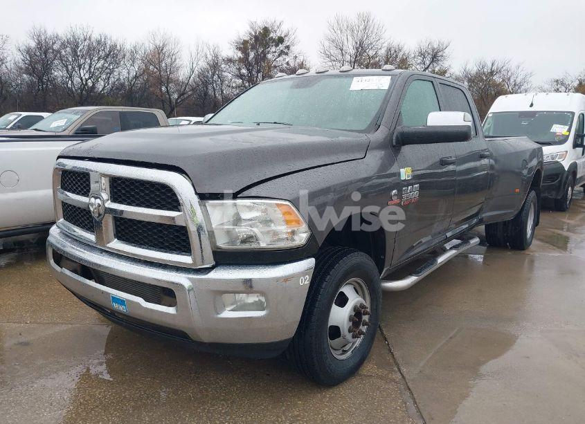 Photo 2 of 2018 Ram 3500 TRADESMAN (VIN 3C63RRGLXJG392674)