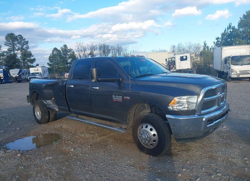 2014 Ram 3500 SLT (VIN 3C63RRHJ1EG270028) main photo