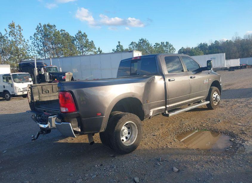 Photo 4 of 2014 Ram 3500 SLT (VIN 3C63RRHJ1EG270028)