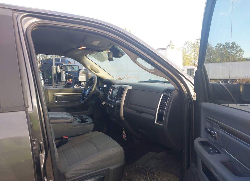 Photo 6 of 2014 Ram 3500 SLT (VIN 3C63RRHJ1EG270028)