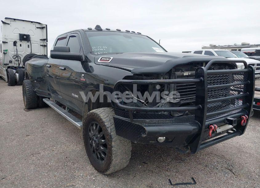 2019 Ram 3500 (VIN 3C63RRHL0KG638860) main photo