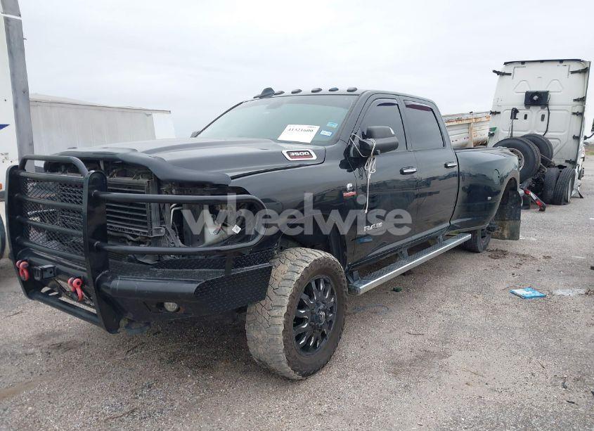 Photo 2 of 2019 Ram 3500 (VIN 3C63RRHL0KG638860)