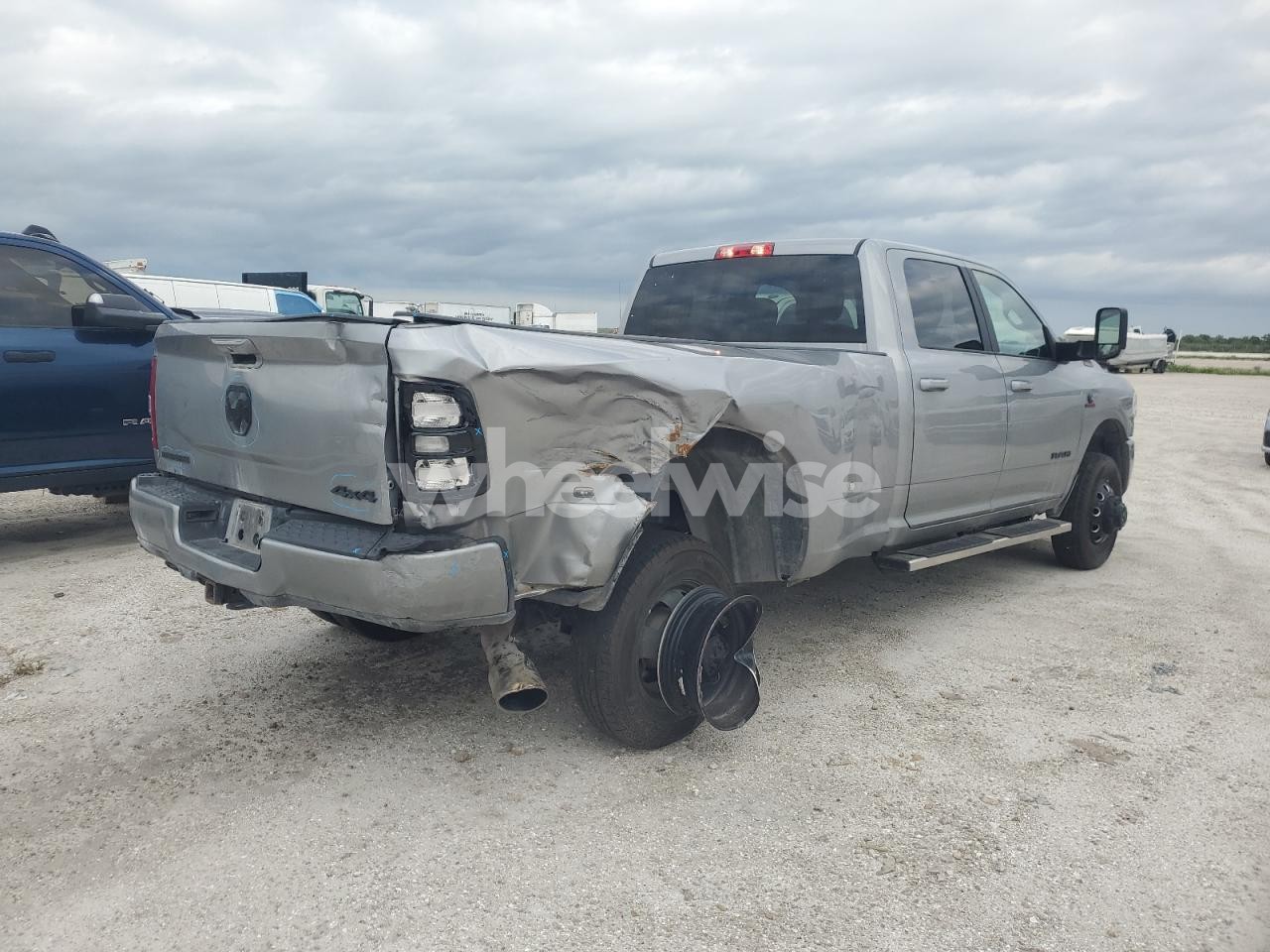 Photo 4 of 2022 RAM 3500 BIG HORN/LONE STAR (VIN 3C63RRHL2NG152782)