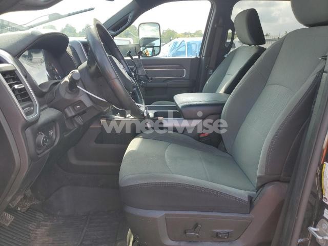 Photo 6 of 2021 RAM 3500 BIG HORN (VIN 3C63RRHL3MG642789)