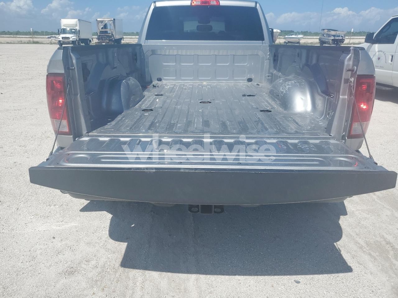 Photo 10 of 2024 RAM 3500 BIG HORN/LONE STAR (VIN 3C63RRHL5RG110001)