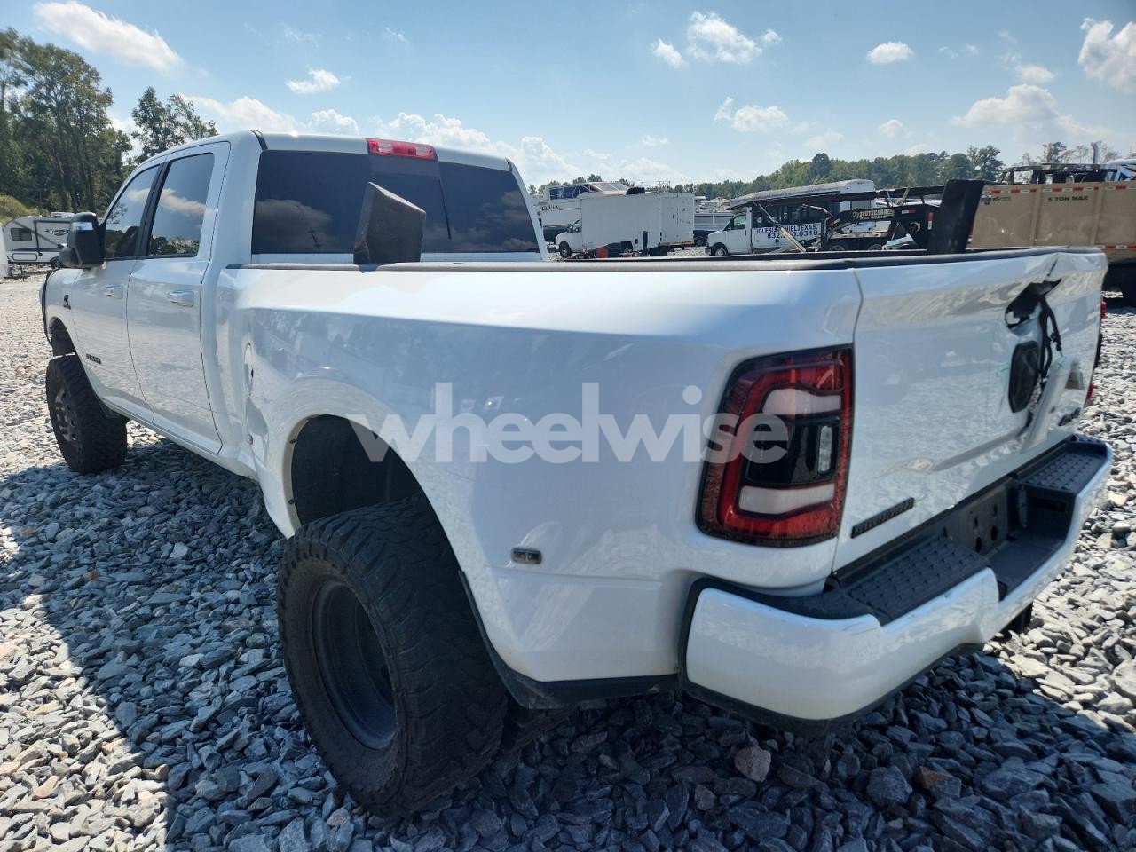 Photo 2 of 2024 RAM 3500 BIG HORN (VIN 3C63RRHL5RG156010)