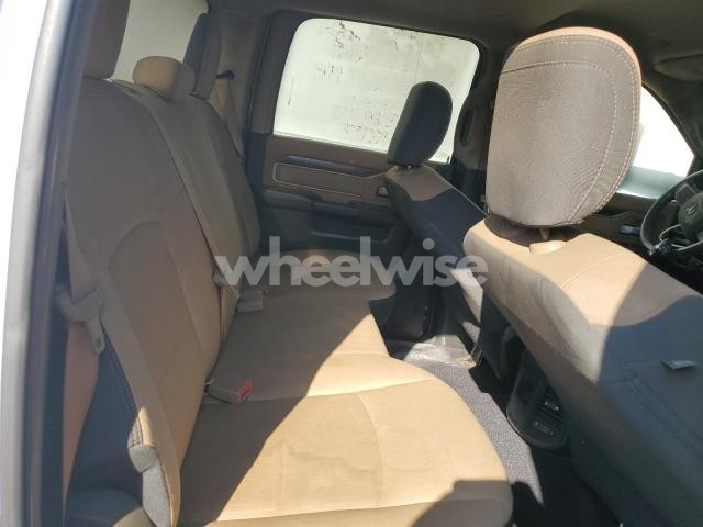 Photo 11 of 2019 RAM 3500 BIG HORN (VIN 3C63RRHL8KG625340)