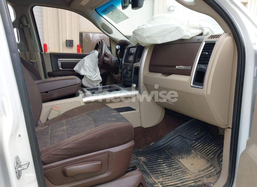 Photo 14 of 2018 Ram 3500 SLT (VIN 3C63RRHL9JG267938)