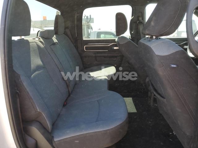 Photo 7 of 2024 RAM 3500 BIG HORN (VIN 3C63RRHLXRG289538)