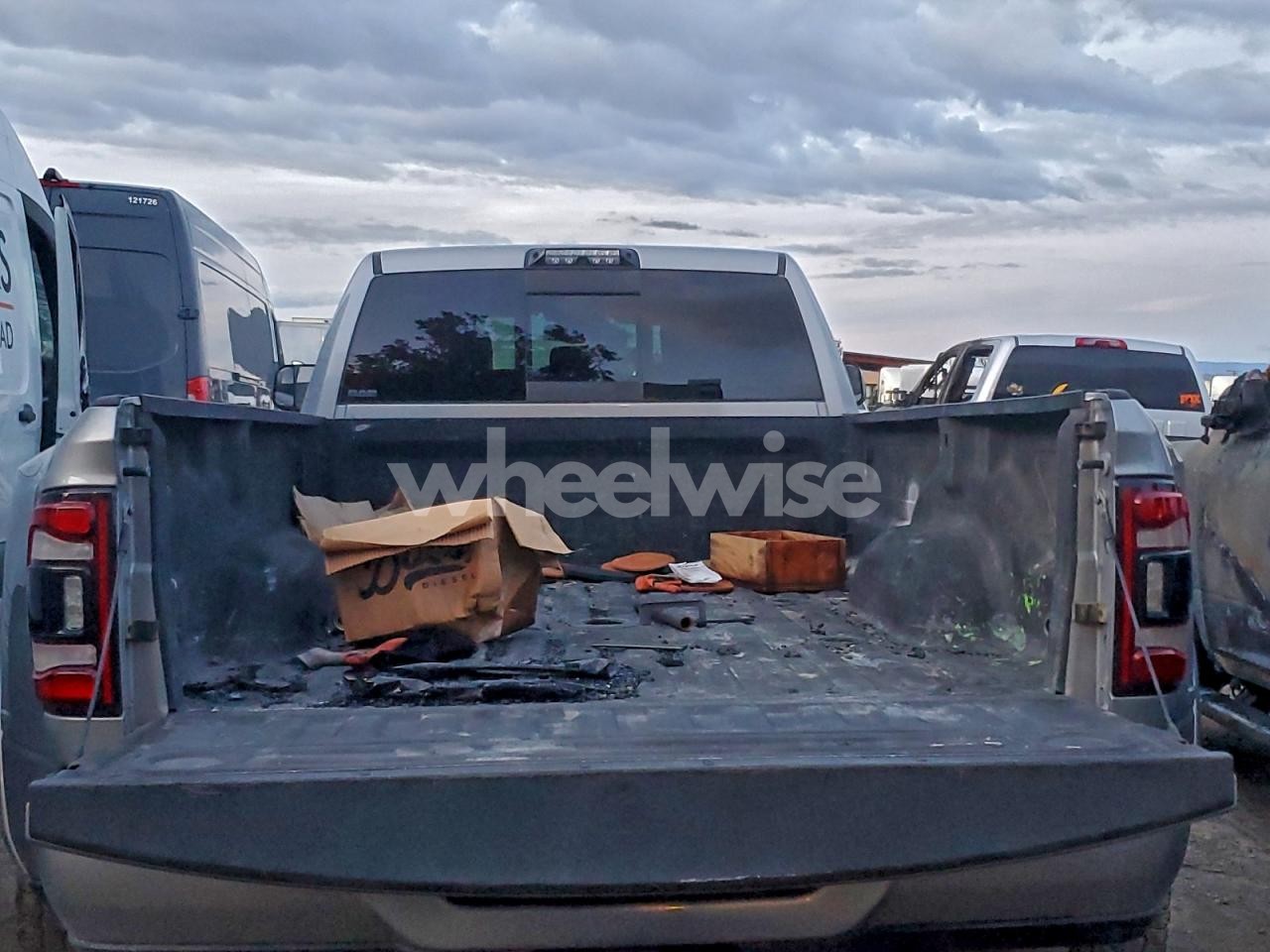 Photo 10 of 2021 RAM 3500 LARAMIE (VIN 3C63RRJL3MG549636)