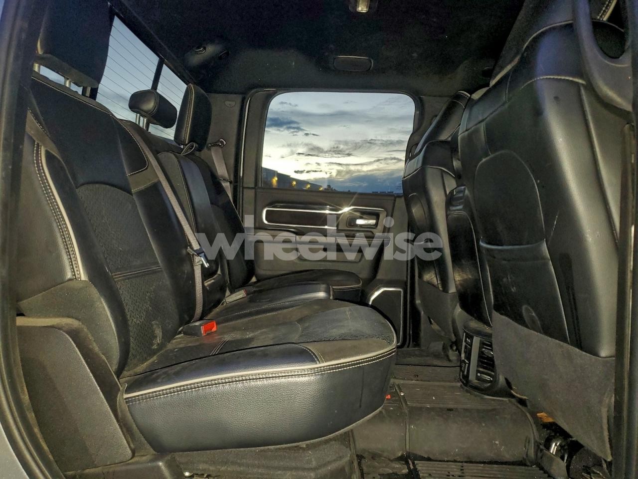 Photo 11 of 2021 RAM 3500 LARAMIE (VIN 3C63RRJL3MG549636)