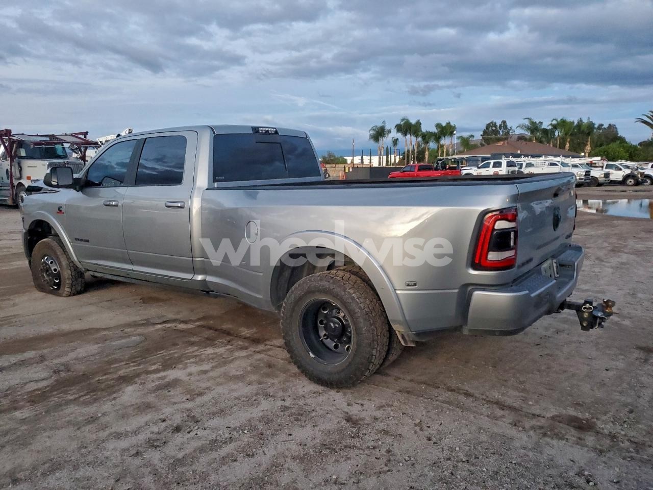 Photo 2 of 2021 RAM 3500 LARAMIE (VIN 3C63RRJL3MG549636)