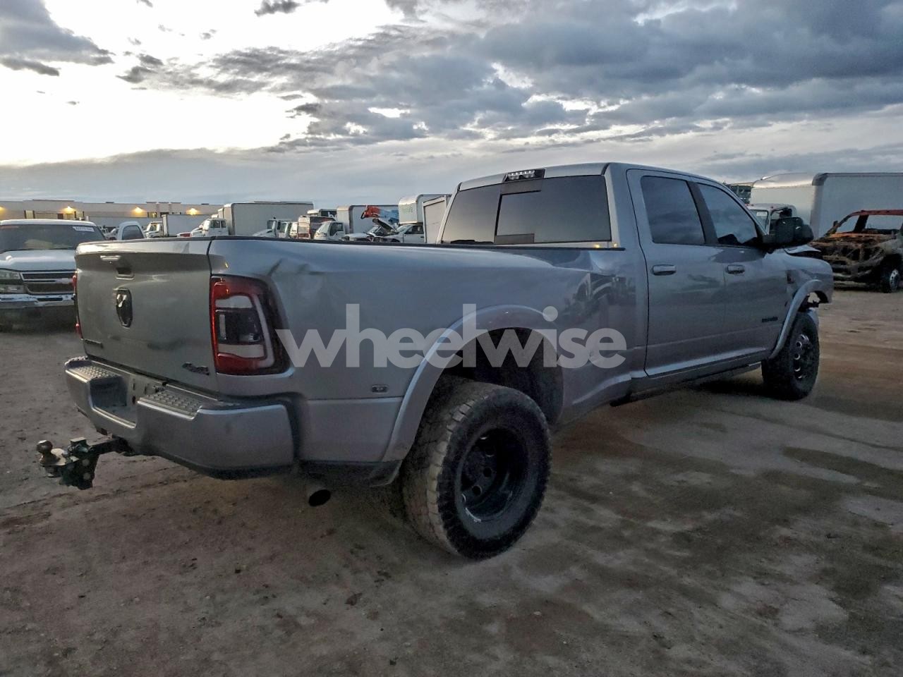 Photo 3 of 2021 RAM 3500 LARAMIE (VIN 3C63RRJL3MG549636)