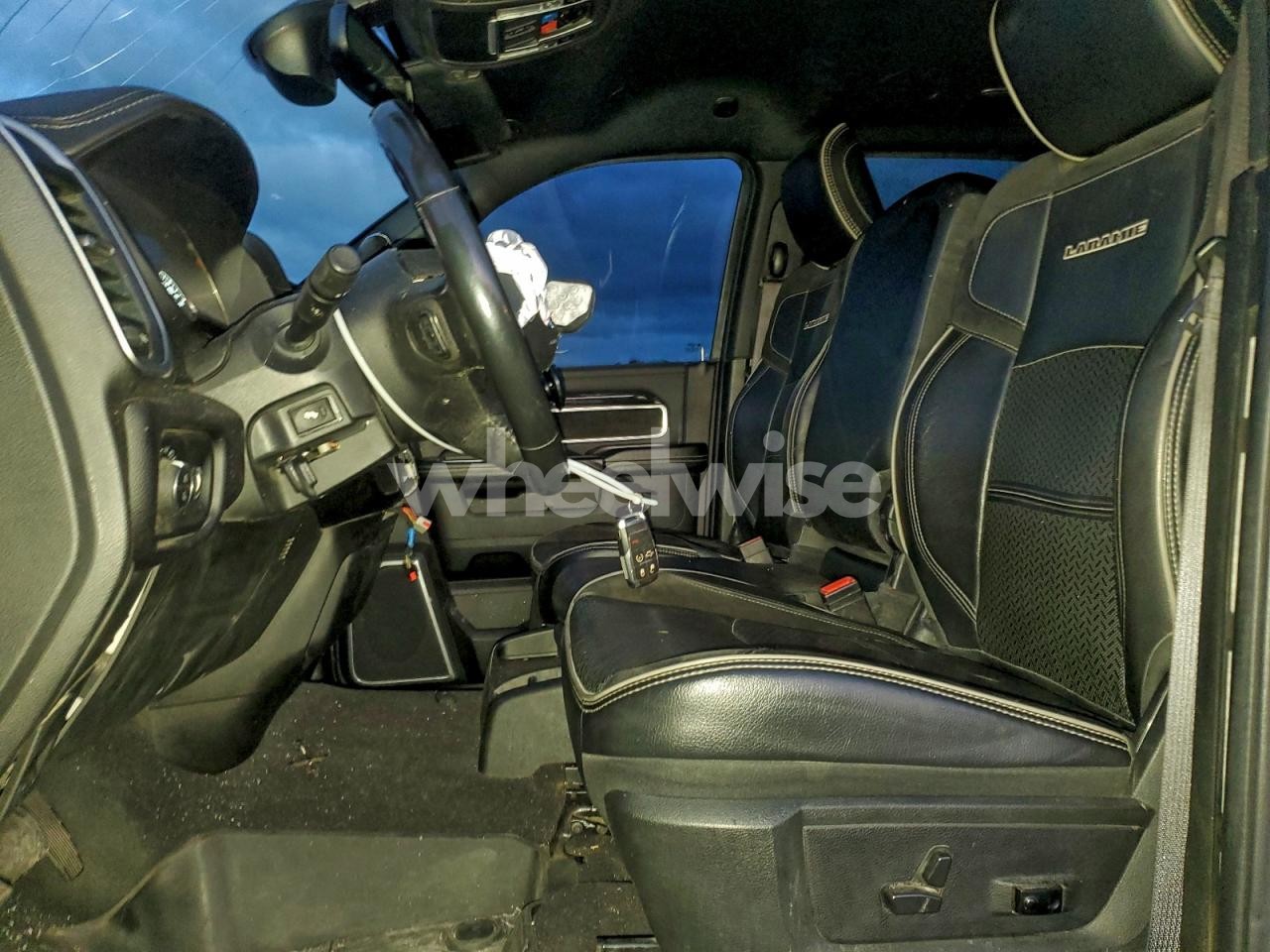 Photo 7 of 2021 RAM 3500 LARAMIE (VIN 3C63RRJL3MG549636)