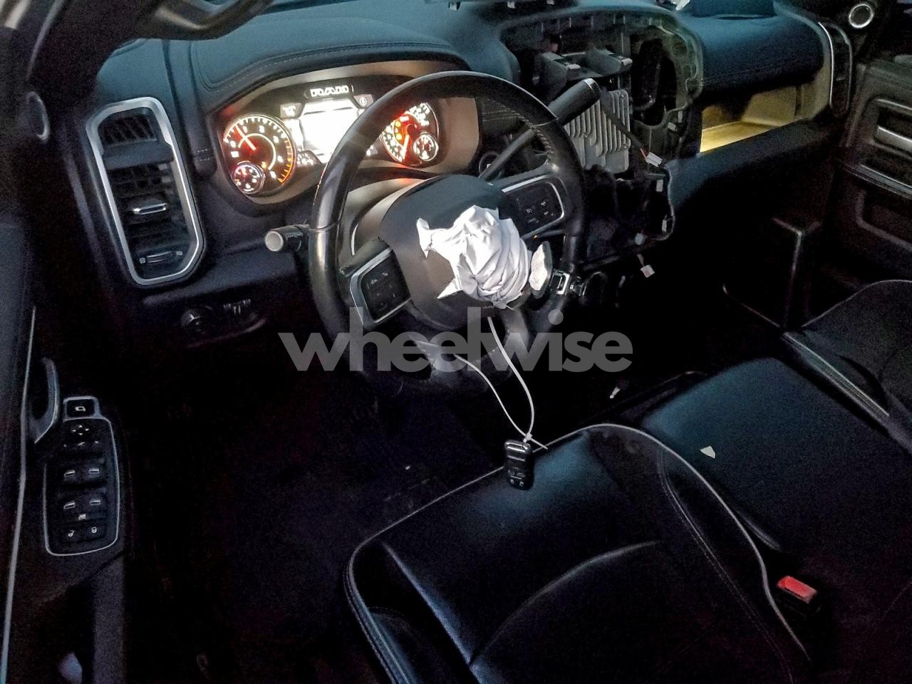 Photo 8 of 2021 RAM 3500 LARAMIE (VIN 3C63RRJL3MG549636)