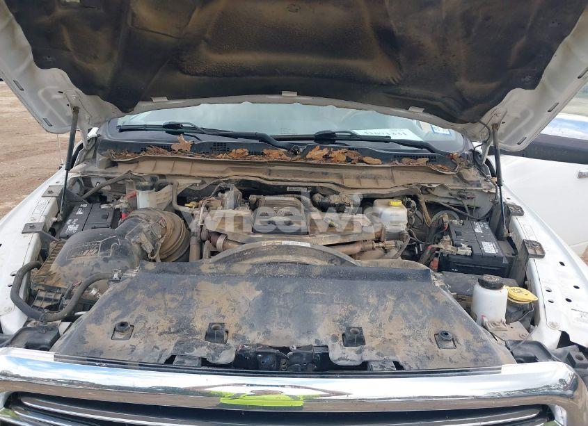 Photo 9 of 2018 Ram 3500 (VIN 3C63RRKLXJG375817)