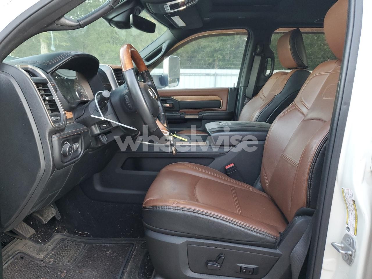 Photo 7 of 2020 RAM 3500 LONGHORN (VIN 3C63RRKLXLG239271)