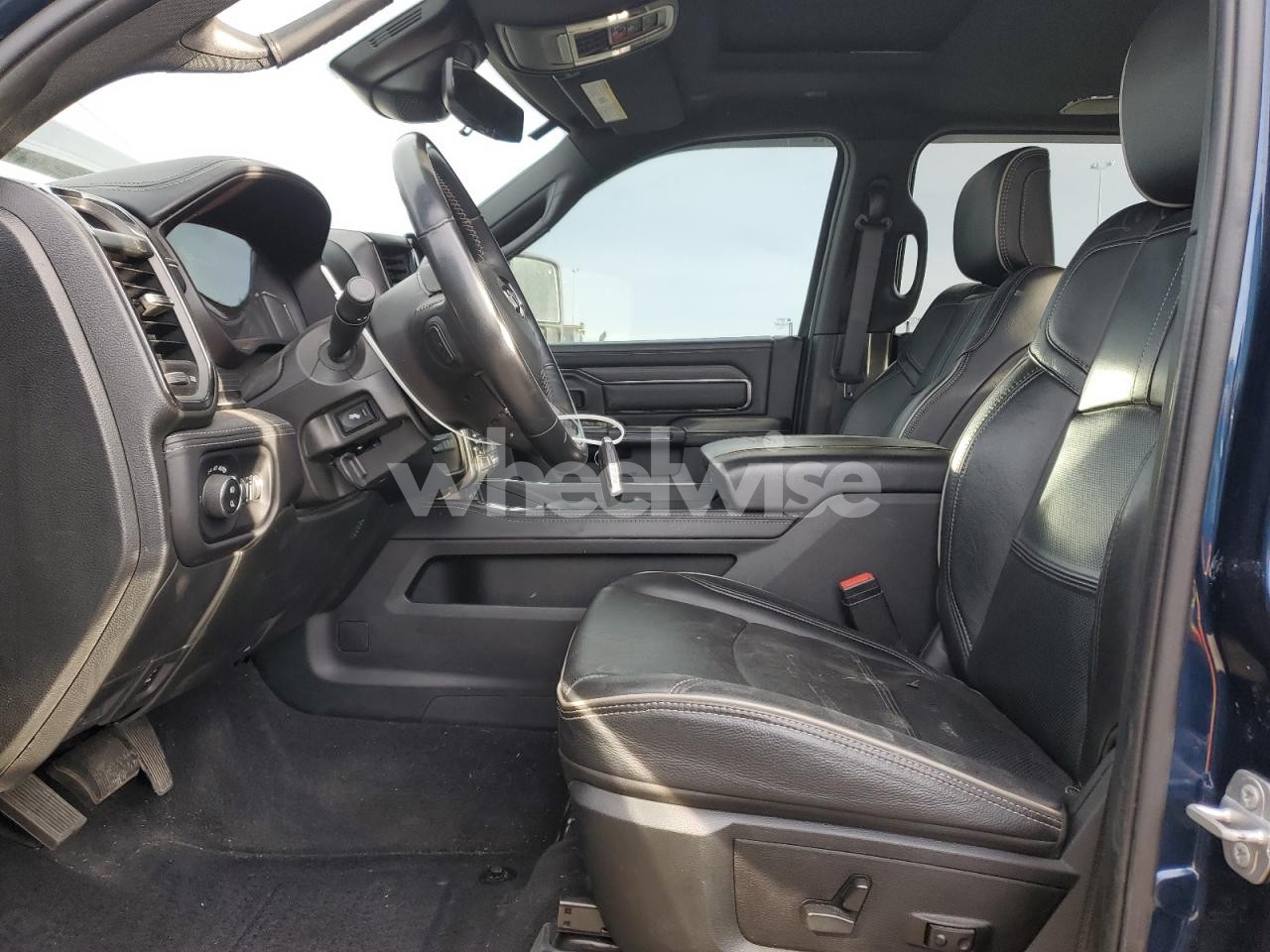 Photo 7 of 2023 RAM 3500 LIMITED (VIN 3C63RRPL0PG596666)