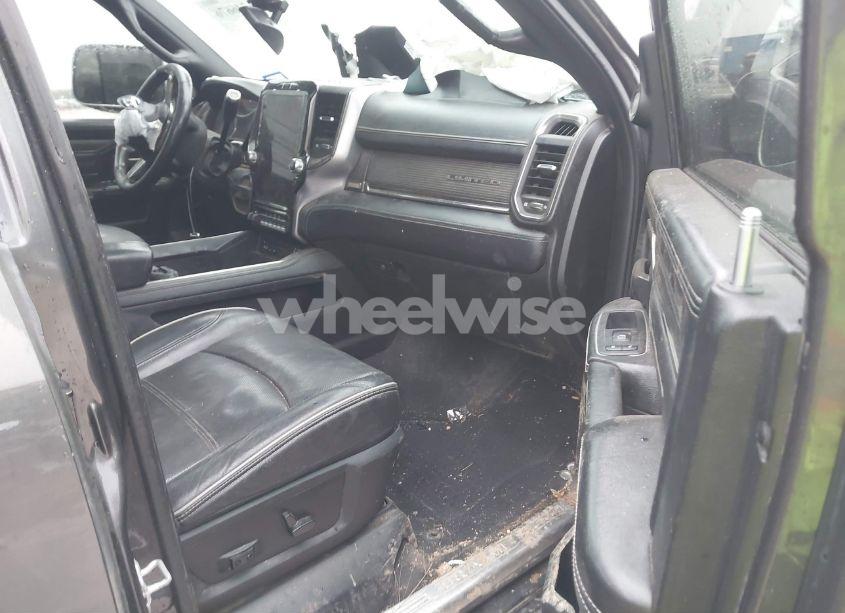 Photo 5 of 2019 Ram 3500 LIMITED 4X4 8' BOX (VIN 3C63RRRL2KG660910)