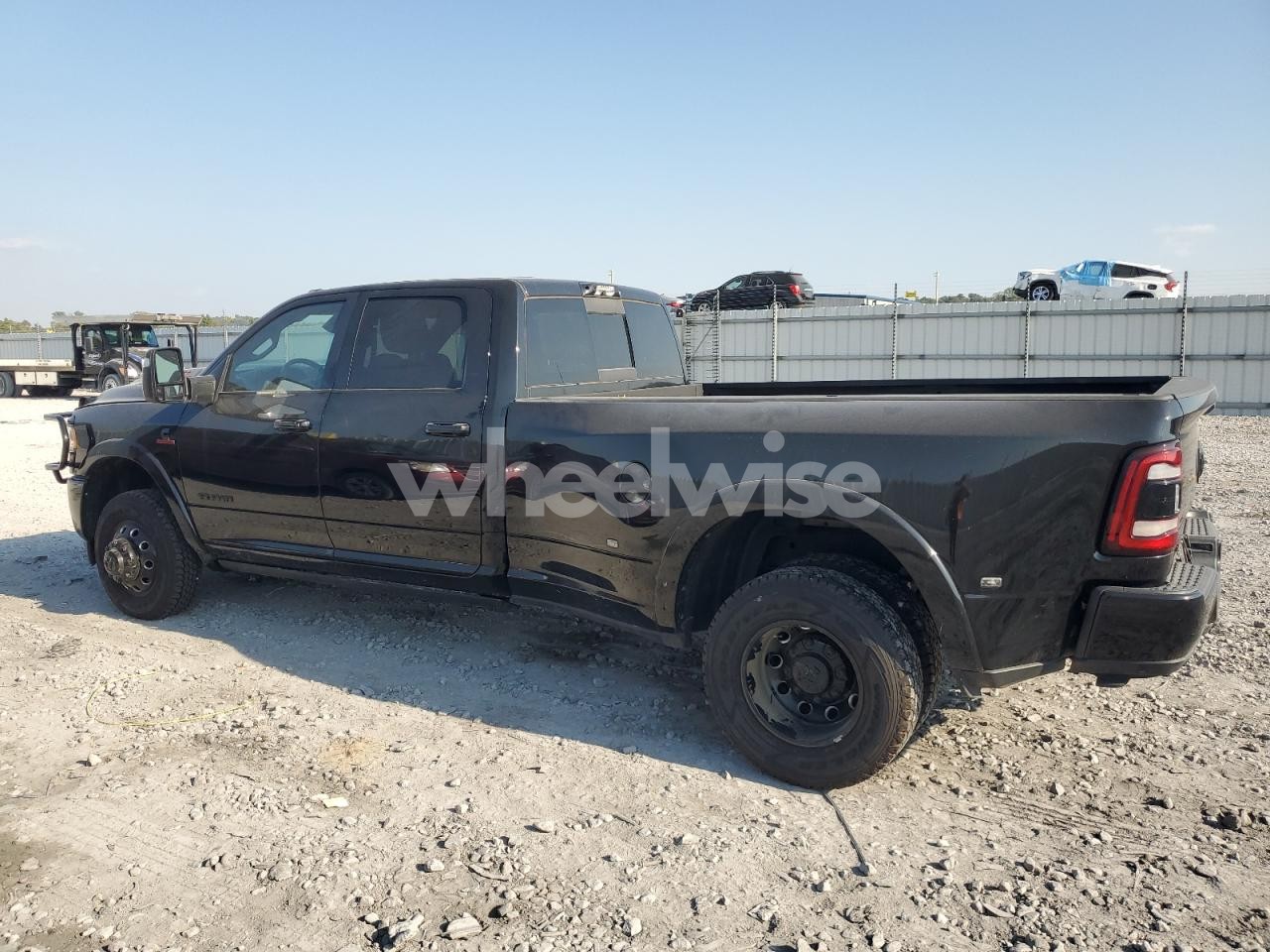 Photo 2 of 2023 RAM 3500 LIMITED (VIN 3C63RRRL8PG515829)