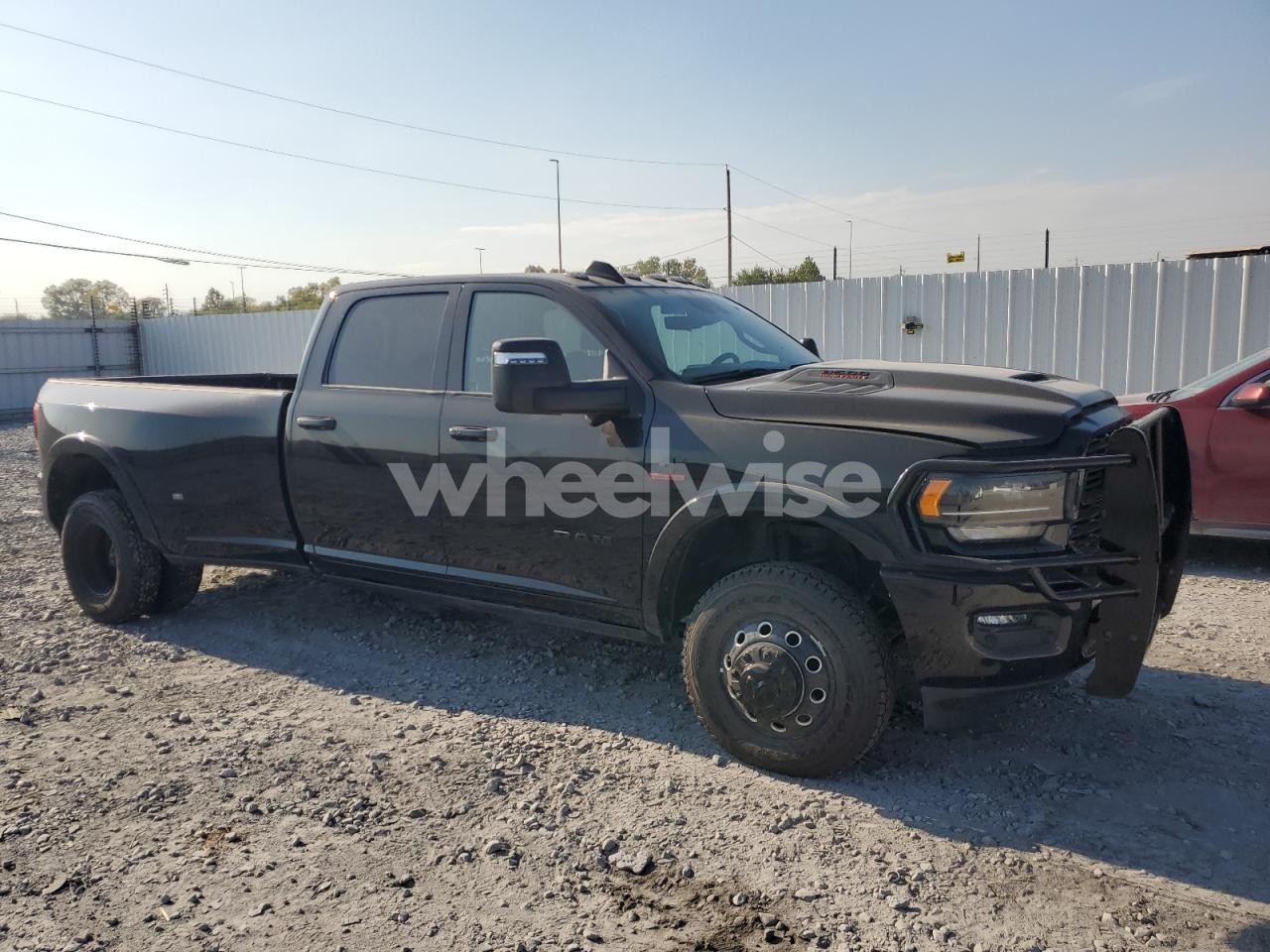 Photo 4 of 2023 RAM 3500 LIMITED (VIN 3C63RRRL8PG515829)