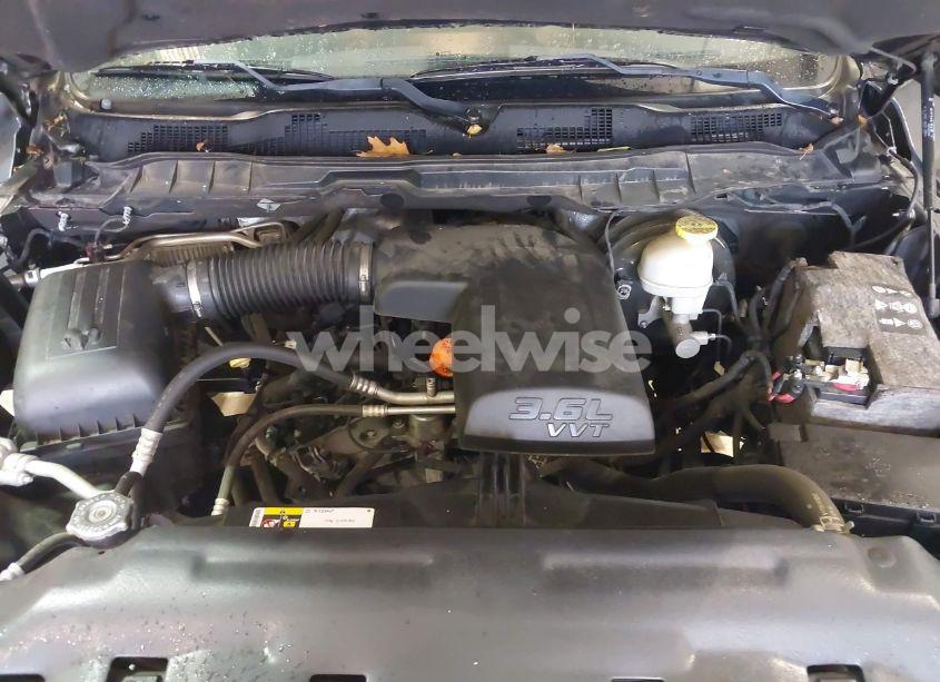 Photo 10 of 2017 Ram 1500 EXPRESS 4X2 6'4 BOX (VIN 3C6JR6AG1HG778704)