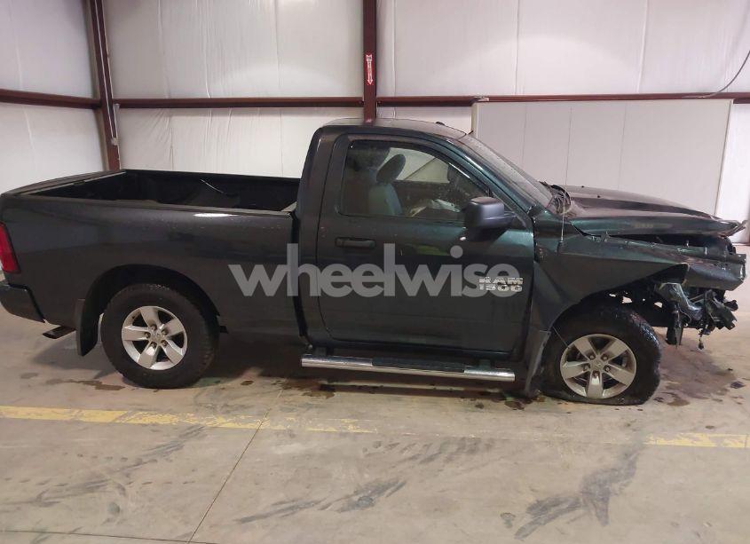 Photo 13 of 2017 Ram 1500 EXPRESS 4X2 6'4 BOX (VIN 3C6JR6AG1HG778704)