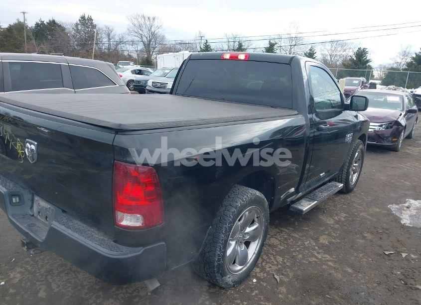 Photo 4 of 2019 Ram 1500 CLASSIC TRADESMAN 4X2 6'4 BOX (VIN 3C6JR6AG1KG501168)