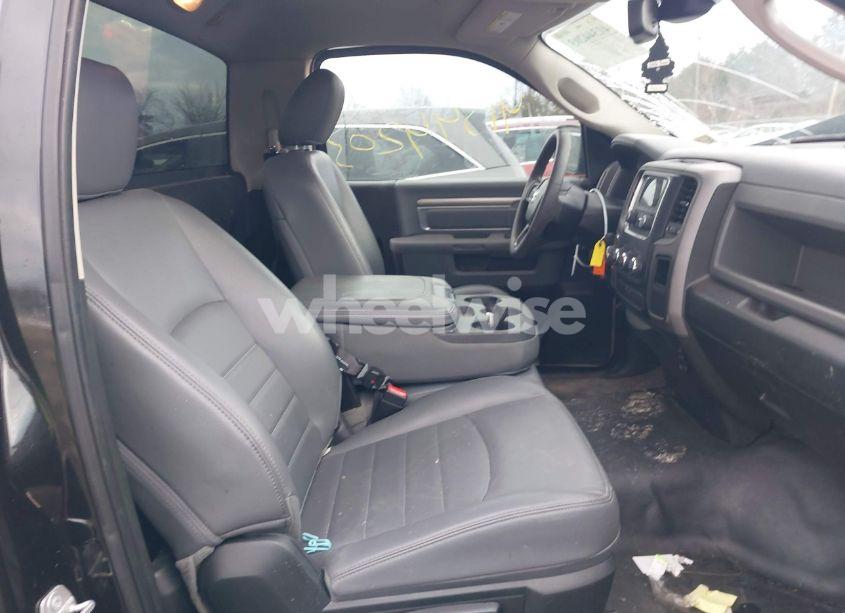 Photo 5 of 2019 Ram 1500 CLASSIC TRADESMAN 4X2 6'4 BOX (VIN 3C6JR6AG1KG501168)