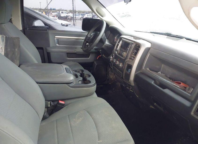 Photo 5 of 2016 Ram 1500 EXPRESS (VIN 3C6JR6AG3GG209805)