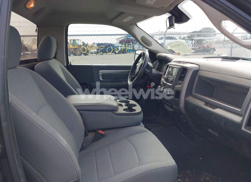 Photo 5 of 2016 Ram 1500 TRADESMAN (VIN 3C6JR6AG5GG300722)