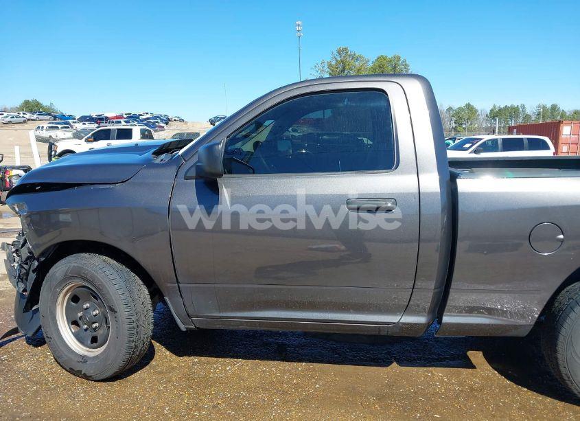 Photo 15 of 2018 Ram 1500 TRADESMAN 4X2 6'4 BOX (VIN 3C6JR6AG5JG238391)