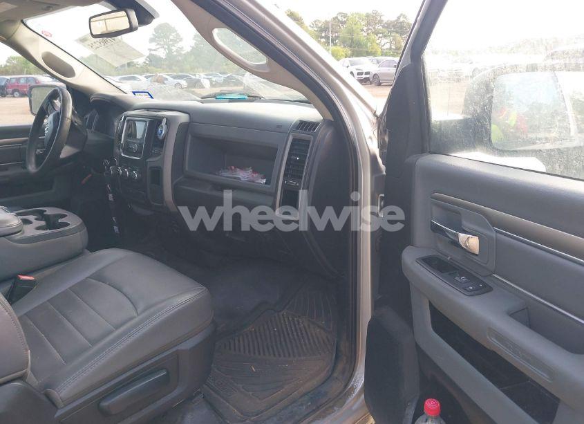 Photo 5 of 2018 Ram 1500 TRADESMAN 4X2 6'4 BOX (VIN 3C6JR6AG8JG238417)