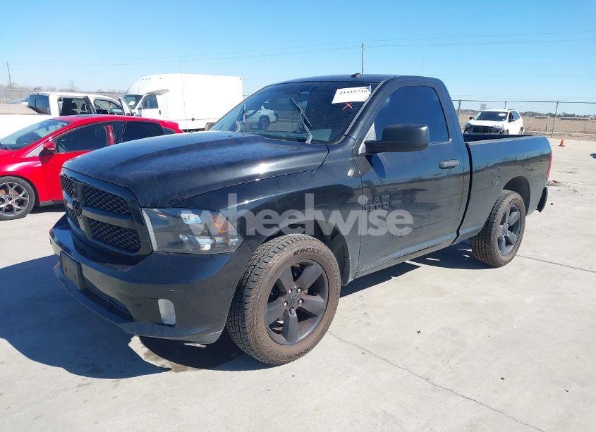 Photo 2 of 2018 Ram 1500 EXPRESS 4X2 6'4 BOX (VIN 3C6JR6AG9JG195383)