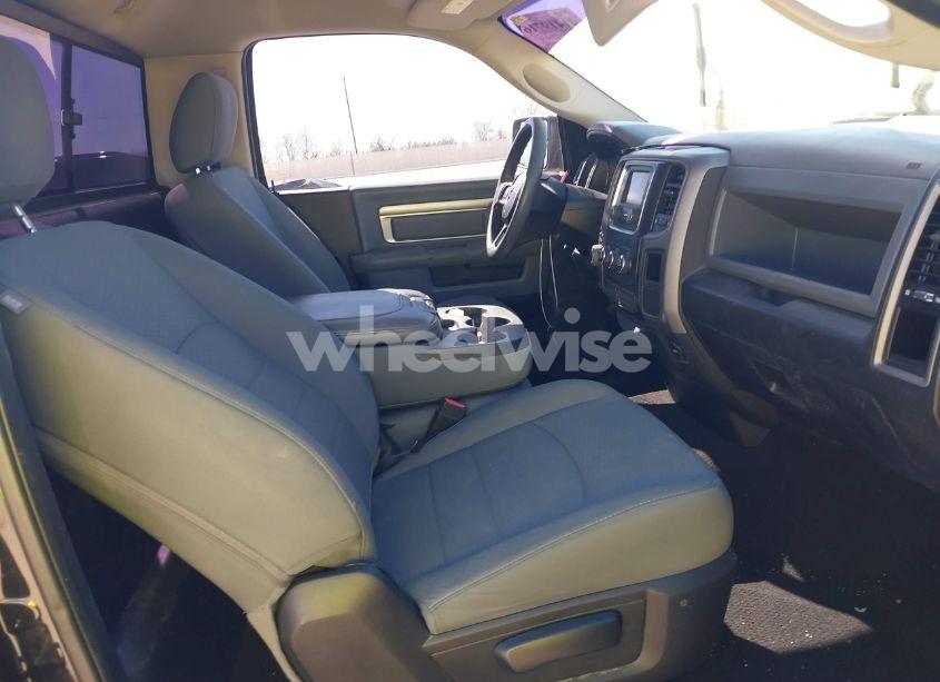 Photo 5 of 2018 Ram 1500 EXPRESS 4X2 6'4 BOX (VIN 3C6JR6AG9JG195383)