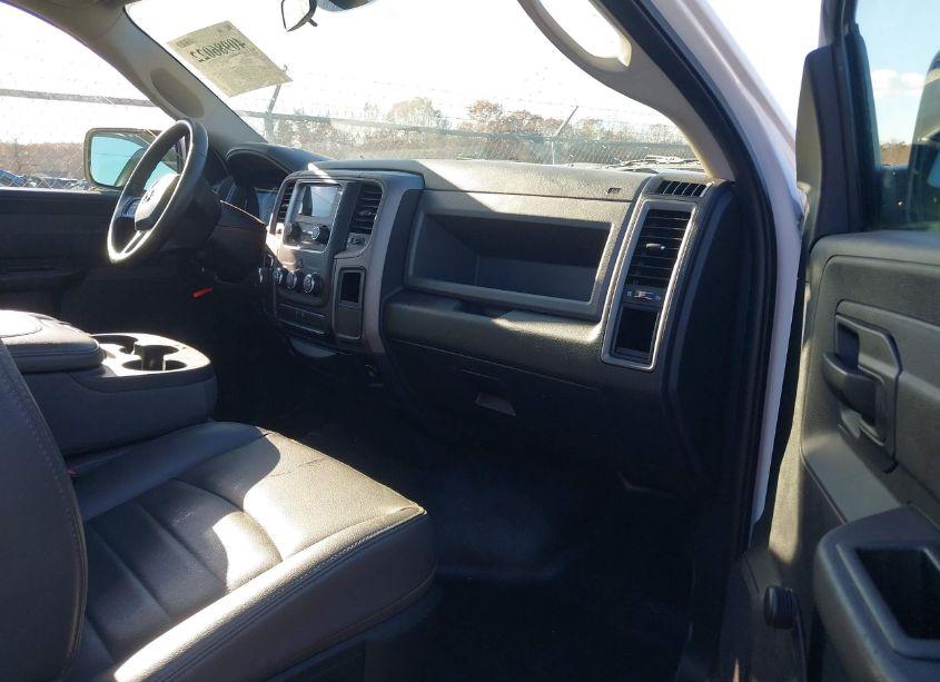 Photo 5 of 2017 Ram 1500 TRADESMAN 4X2 6'4 BOX (VIN 3C6JR6AGXHG642376)