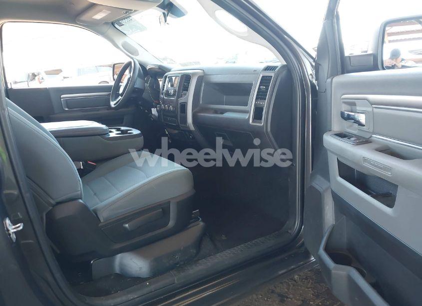 Photo 5 of 2017 Ram 1500 TRADESMAN 4X2 6'4 BOX (VIN 3C6JR6AT1HG542521)