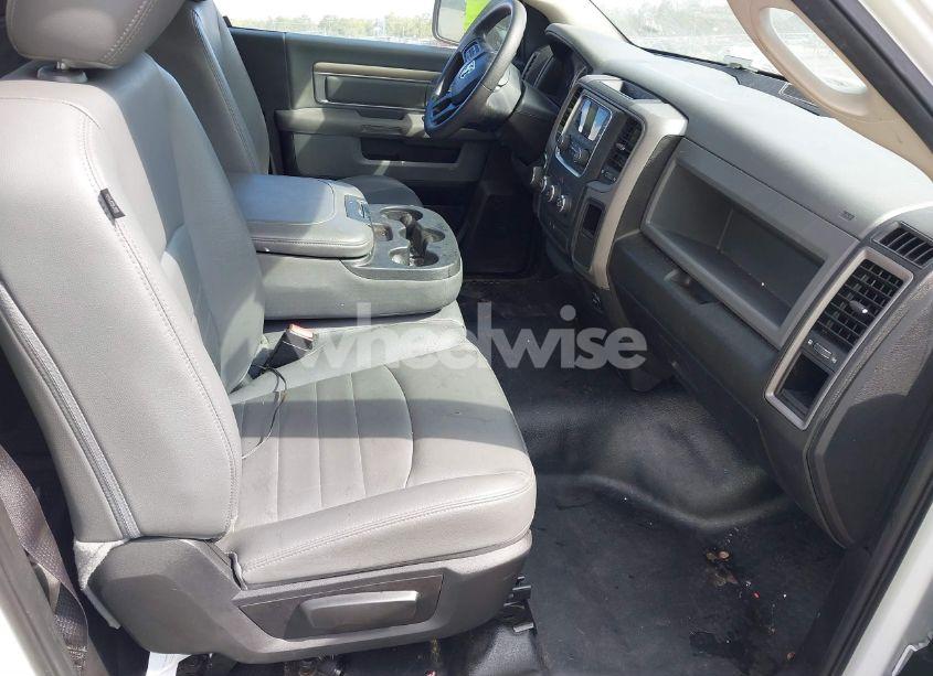 Photo 5 of 2019 Ram 1500 CLASSIC TRADESMAN 4X2 6'4 BOX (VIN 3C6JR6AT9KG585690)