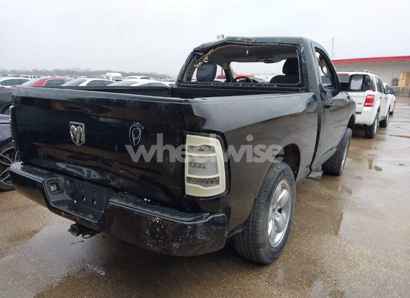 Photo 4 of 2019 Ram 1500 CLASSIC (VIN 3C6JR6ATXKG500694)