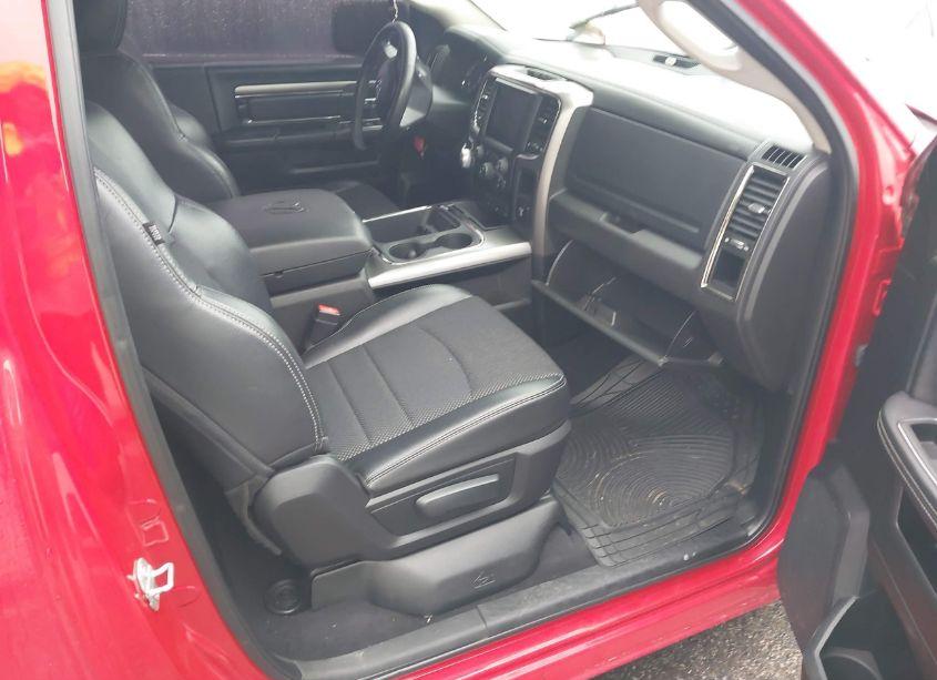 Photo 5 of 2018 Ram 1500 (VIN 3C6JR6CT6JG255422)