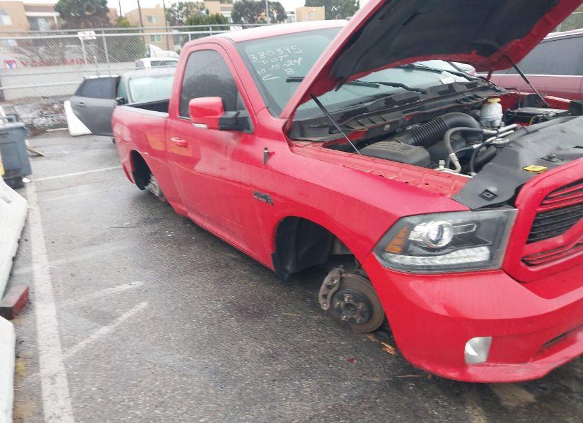 Photo 6 of 2018 Ram 1500 (VIN 3C6JR6CT6JG255422)