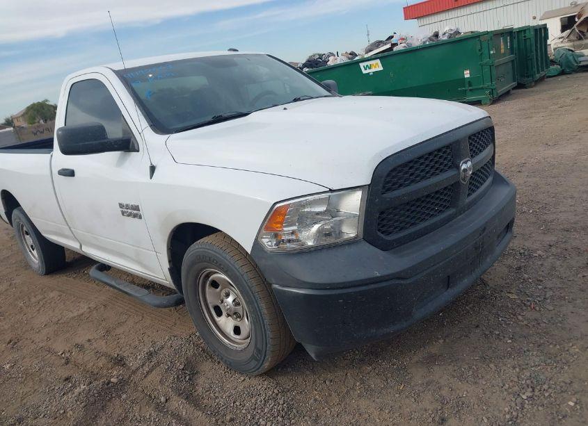 2017 Ram 1500 TRADESMAN REGULAR CAB 4X2 8' BOX (VIN 3C6JR6DG1HG745522) main photo