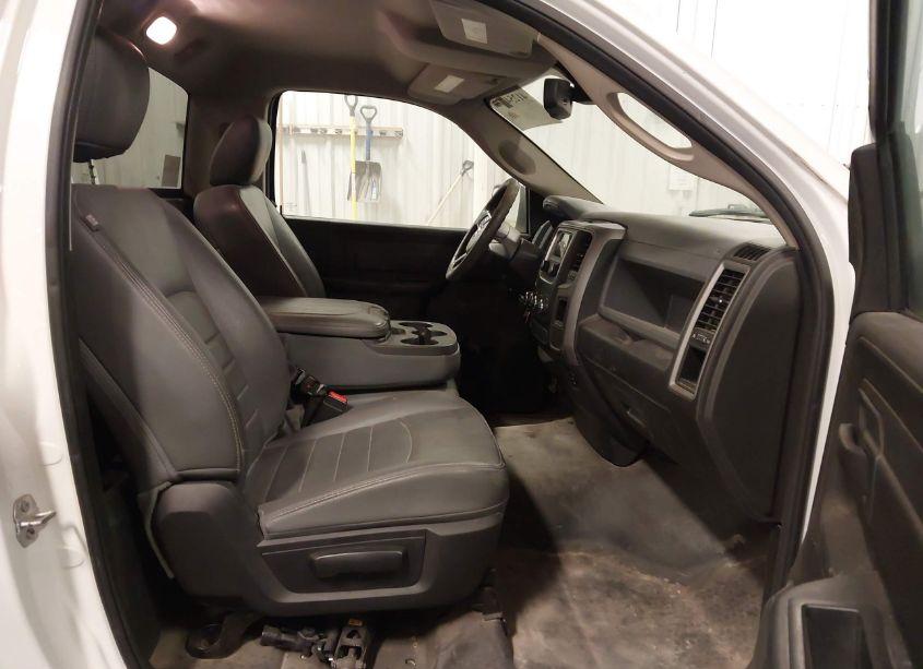 Photo 5 of 2018 Ram 1500 TRADESMAN 4X2 8' BOX (VIN 3C6JR6DG1JG225309)