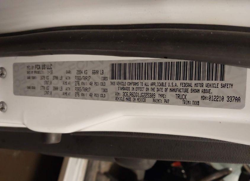 Photo 9 of 2018 Ram 1500 TRADESMAN 4X2 8' BOX (VIN 3C6JR6DG1JG225309)