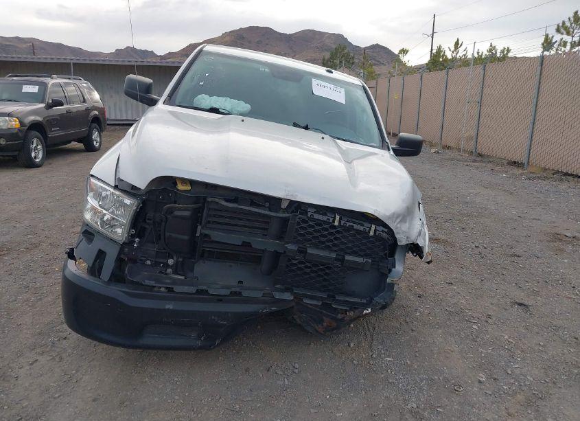 Photo 11 of 2019 Ram 1500 CLASSIC TRADESMAN REGULAR CAB 4X2 8' BOX (VIN 3C6JR6DG1KG502753)