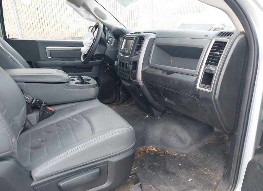 Photo 5 of 2019 Ram 1500 CLASSIC TRADESMAN REGULAR CAB 4X2 8' BOX (VIN 3C6JR6DG1KG502753)